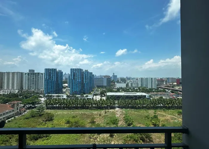 Shore 3 Tower 2 Mall Of 4*